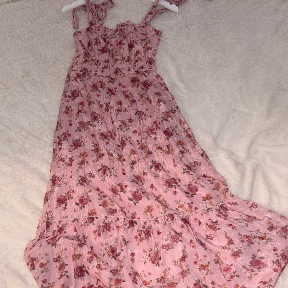 Floral and Patterned Dresses Collection - Picture 2 of 9